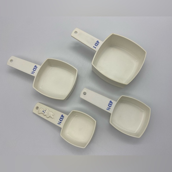Set of 4 Vintage Pillsbury Doughboy Measuring Cups - Picture 6 of 12